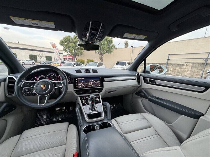 2023 Porsche Cayenne S Platinum Edition
