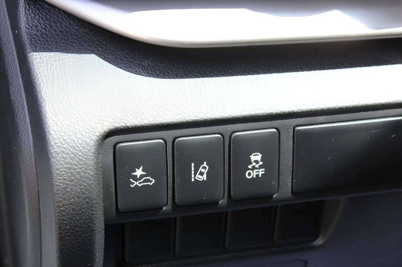 MitsubishiEclipse Cross21