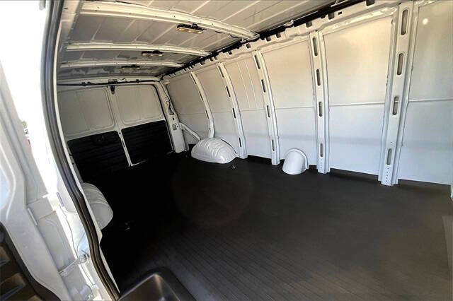 2025 GMC Savana 3500