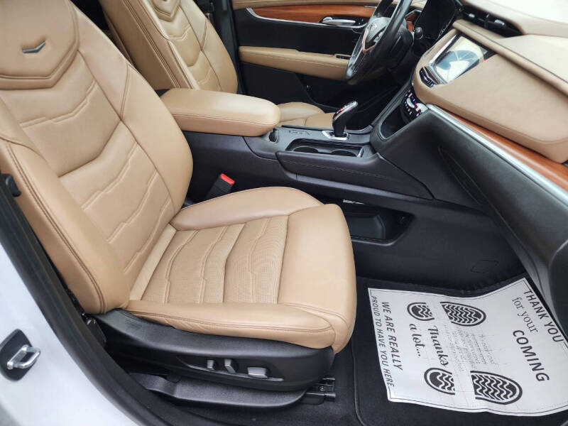 2017 Cadillac XT5 Platinum