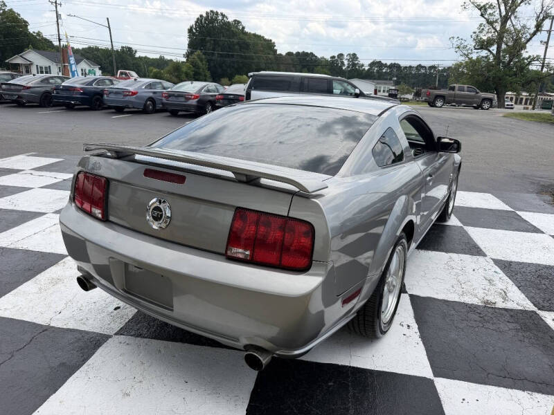 2009 Ford Mustang GT Deluxe