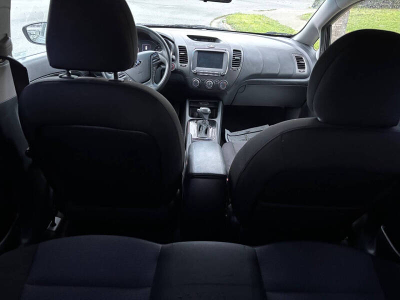 2017 Kia Forte5 LX