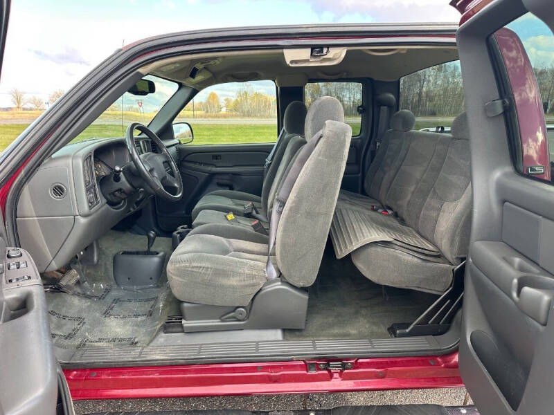 2004 Chevrolet Silverado 1500 LS