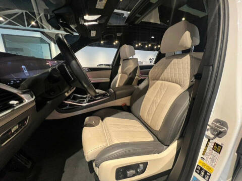 2023 BMW X7 M60i