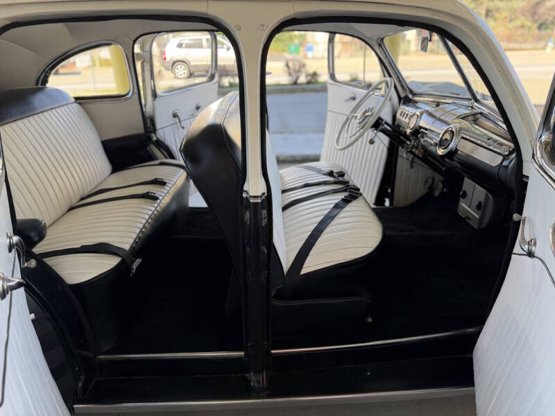 1948 Ford Super Deluxe
