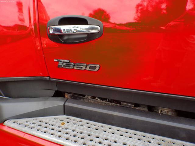 2023 Kenworth T680