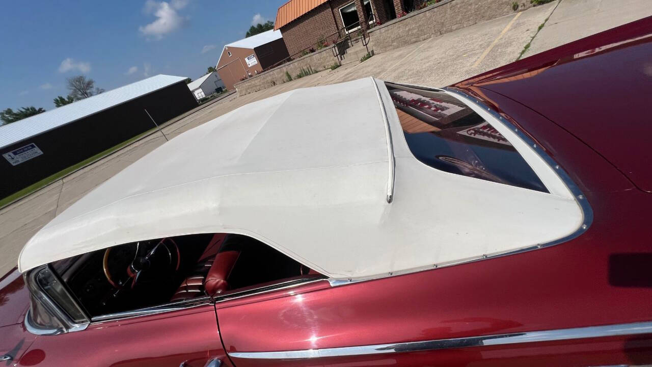 1960 Pontiac Bonneville 7