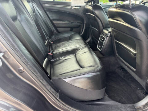 2016 Chrysler 300 Limited