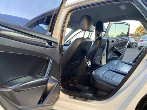 2020 Volkswagen Passat R-Line