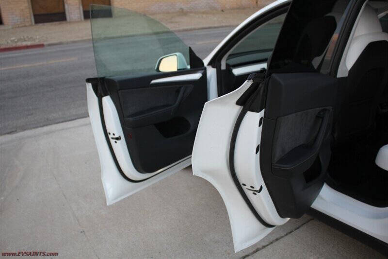 2025 Tesla Model Y Performance