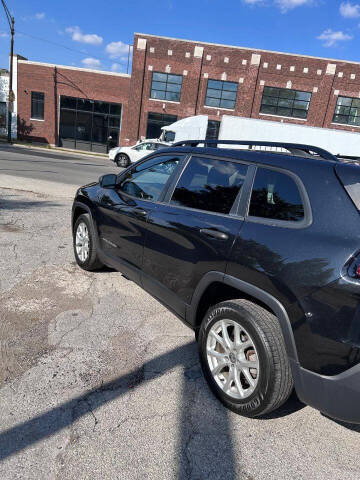 2016 Jeep Cherokee Sport