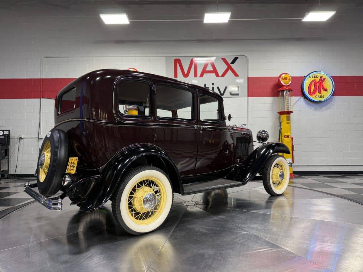 1932 Ford Model 18 13