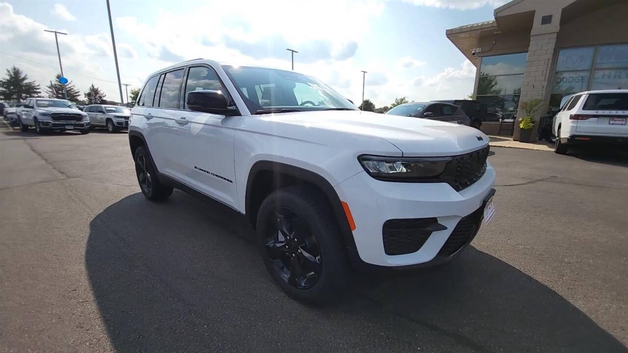 2024 Jeep Grand Cherokee for sale at Victoria Auto Sales in Victoria, MN