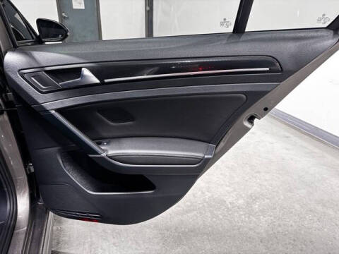 2017 Volkswagen Golf R 4Motion