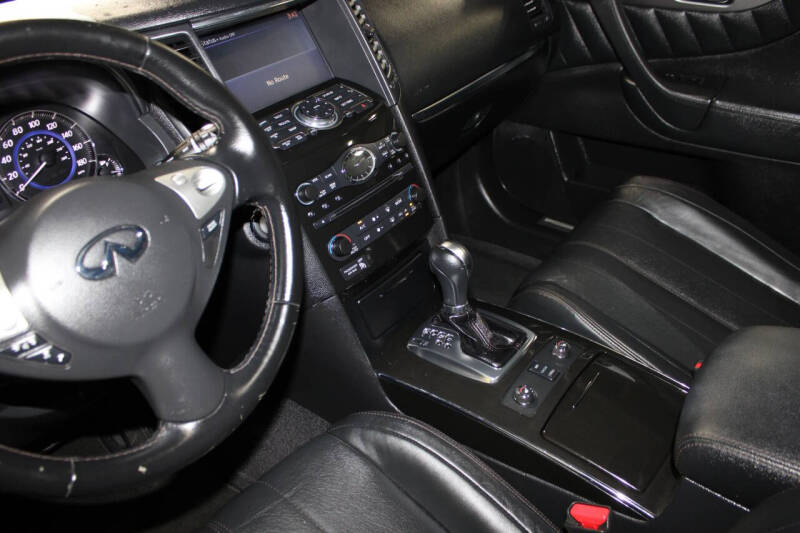 2016 Infiniti QX70