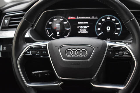 2021 Audi e-tron quattro Premium Plus