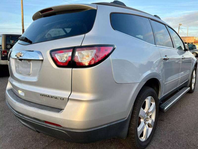 2016 Chevrolet Traverse 1LT photo 7