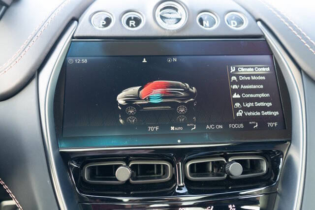 2022 Aston Martin DBX