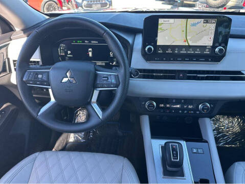 2023 Mitsubishi Outlander PHEV SEL
