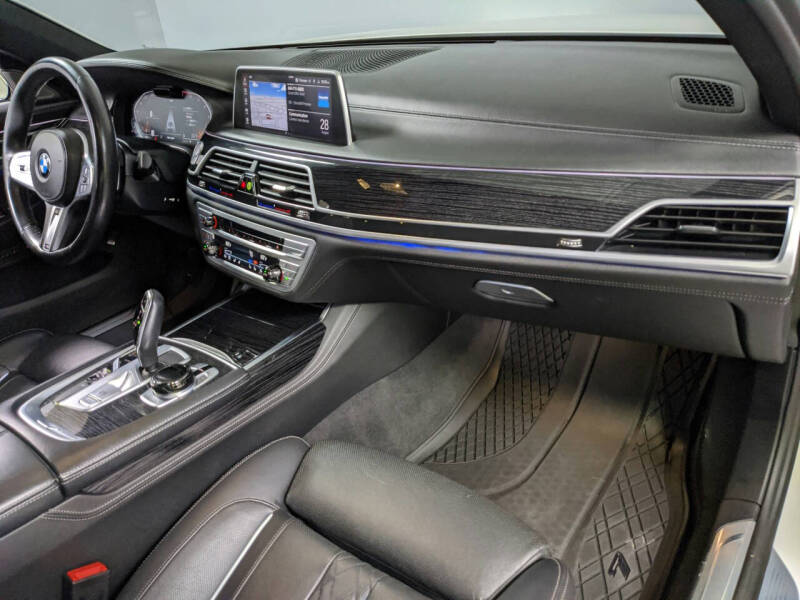 2022 BMW 7 Series 750i xDrive