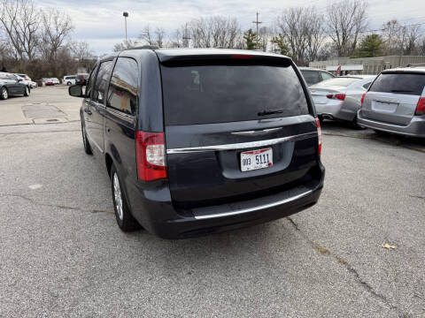 2013 Chrysler Town and Country Touring