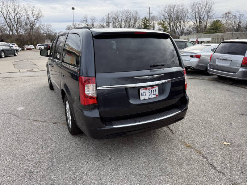 2013 Chrysler Town and Country Touring