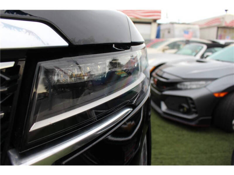 2023 Cadillac Escalade ESV Luxury