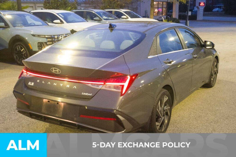 2024 Hyundai Elantra Limited