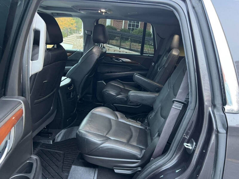 2017 Cadillac Escalade Luxury