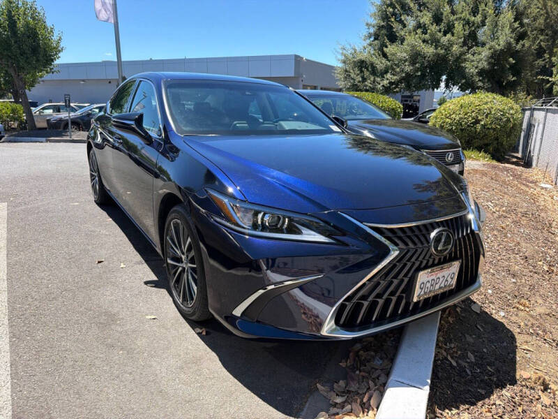2023 Lexus ES 300h