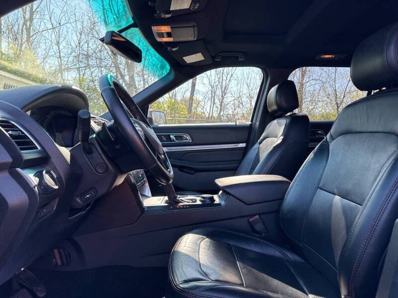 2017 Ford Explorer Sport