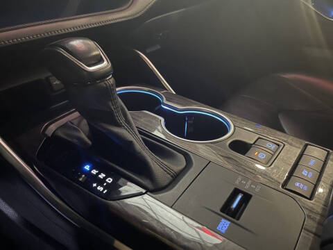 2021 Toyota Highlander Hybrid Platinum