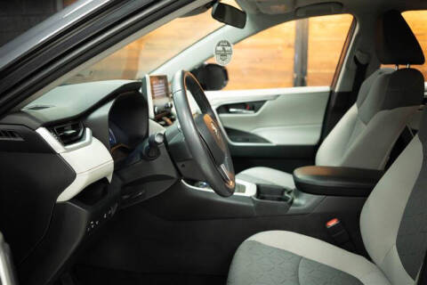 2020 Toyota RAV4 Hybrid XLE