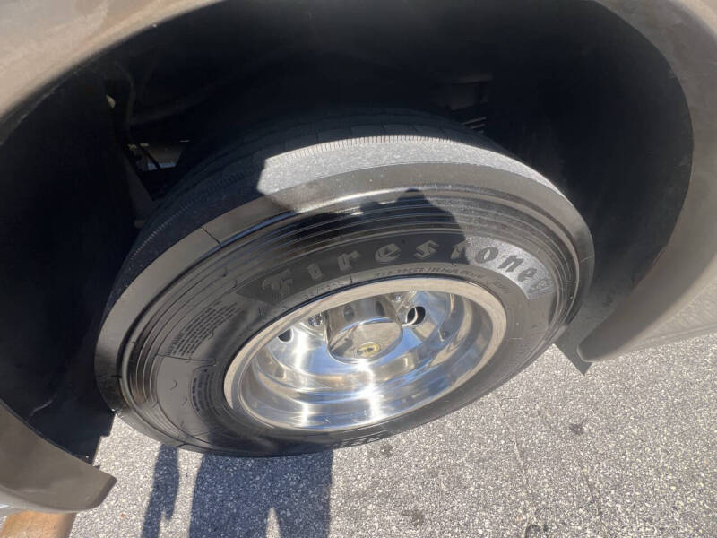 2019 Thor Motor Coach Hurricane