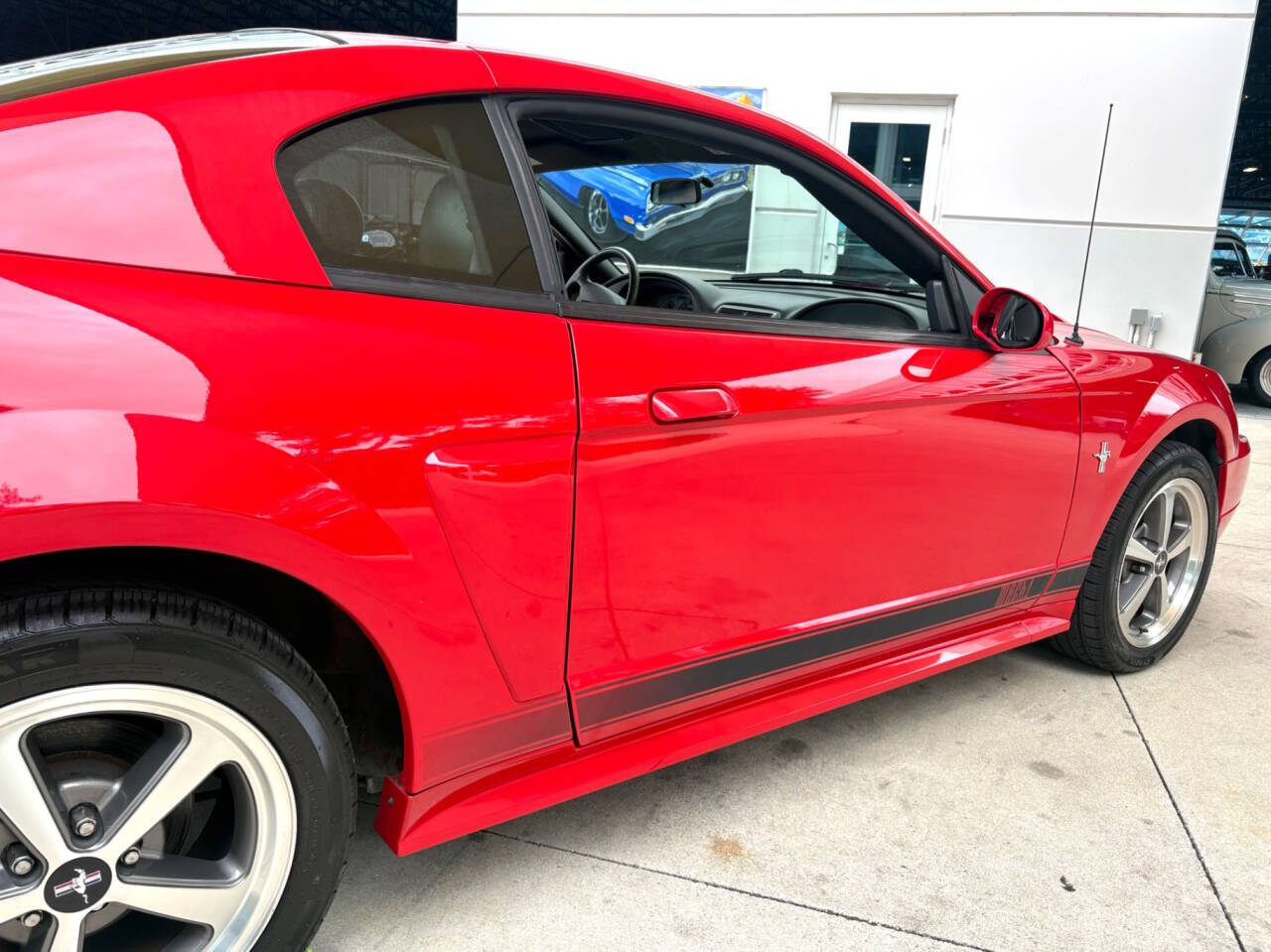 2003 Ford Mustang 17