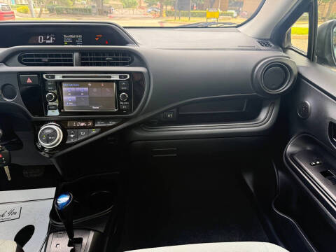 2015 Toyota Prius c One
