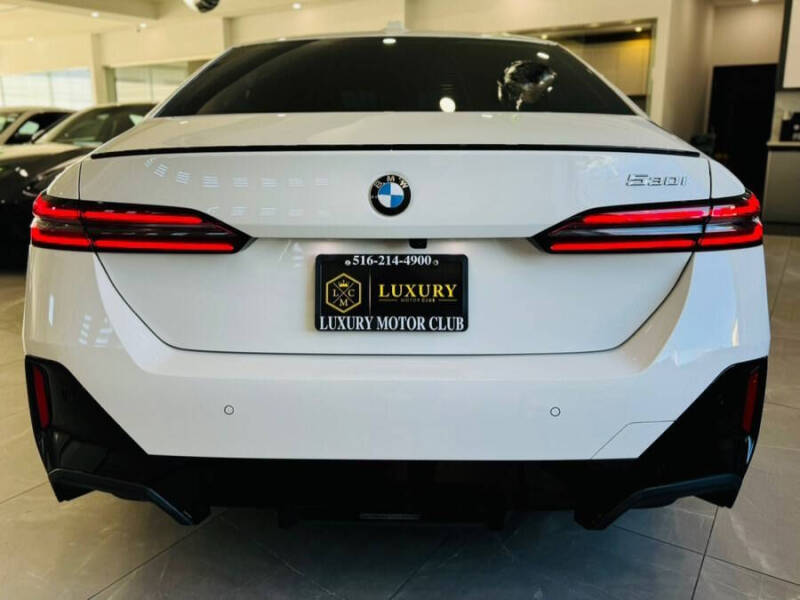 2024 BMW 5 Series 530i