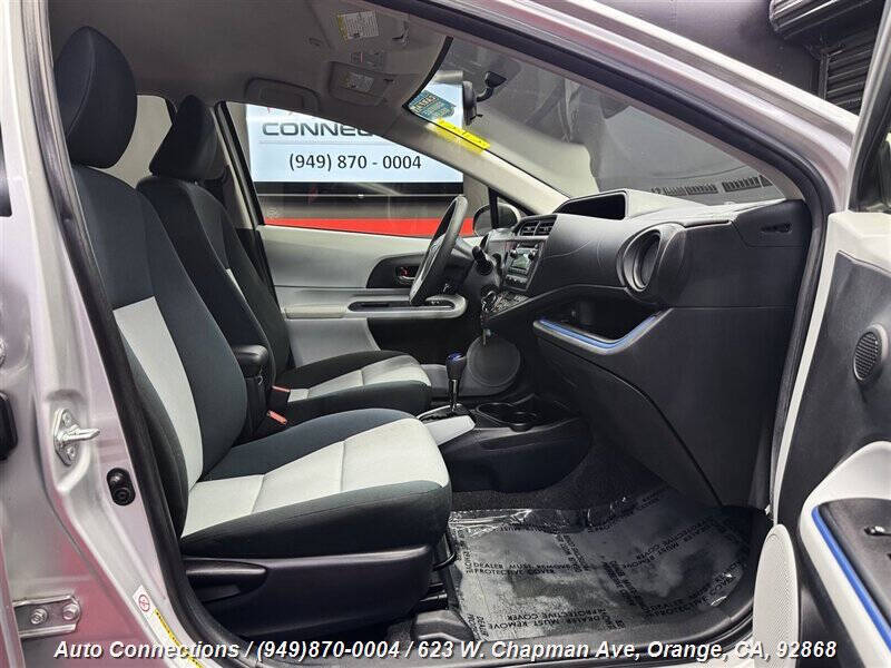 2013 Toyota Prius c Two