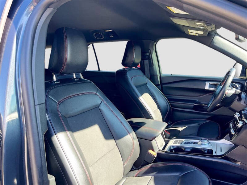 2024 Ford Explorer ST-Line