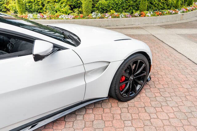 2020 Aston Martin Vantage 16
