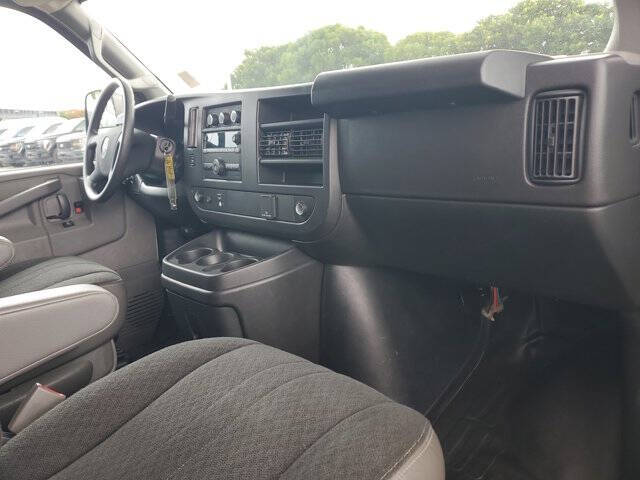 2023 GMC Savana 2500