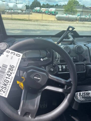 2025 Can-Am Defender