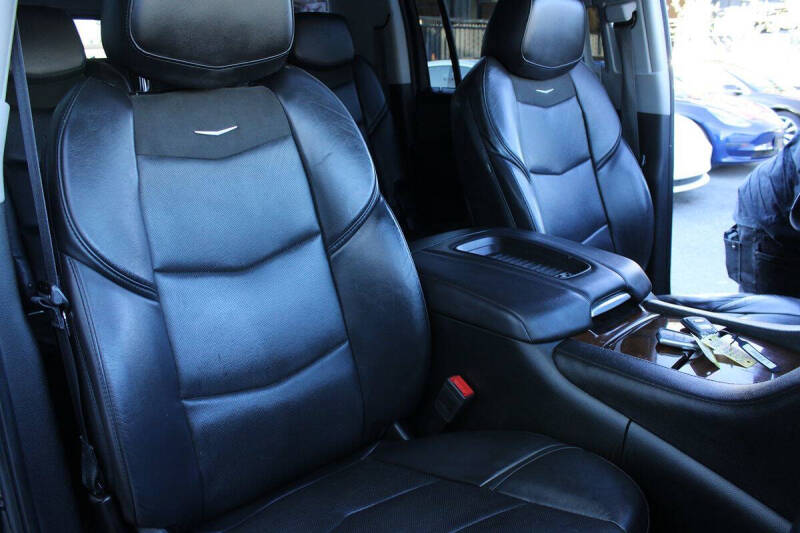 2018 Cadillac Escalade ESV Premium Luxury