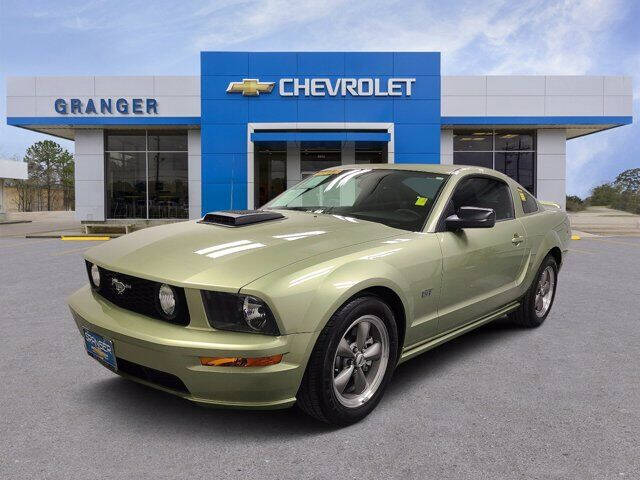2005 Ford Mustang GT Deluxe