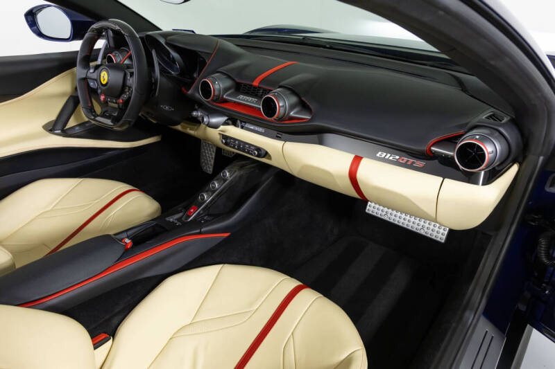 2021 Ferrari 812 GTS