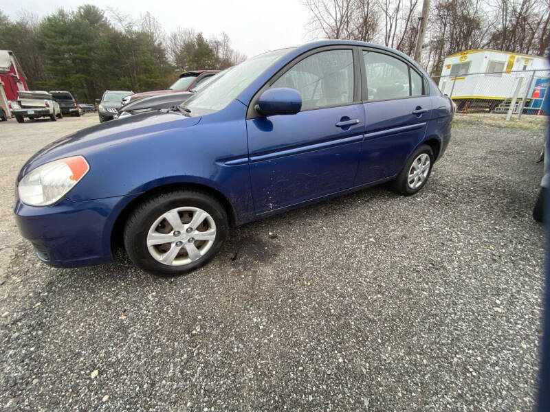 2010 Hyundai Accent GLS photo 2