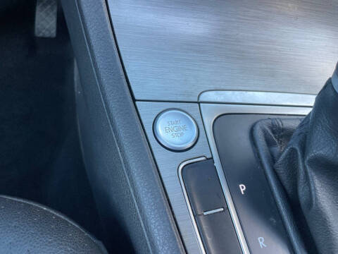 2016 Volkswagen Golf TSI SE