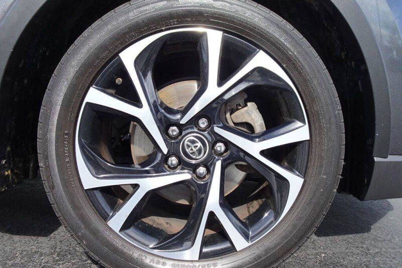 2019 Toyota C-HR XLE