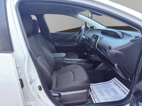 2021 Toyota Prius LE