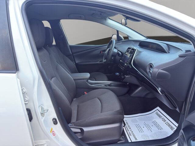 2021 Toyota Prius LE